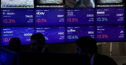 Operadores del mercado en el Nasdaq, en Nueva York.