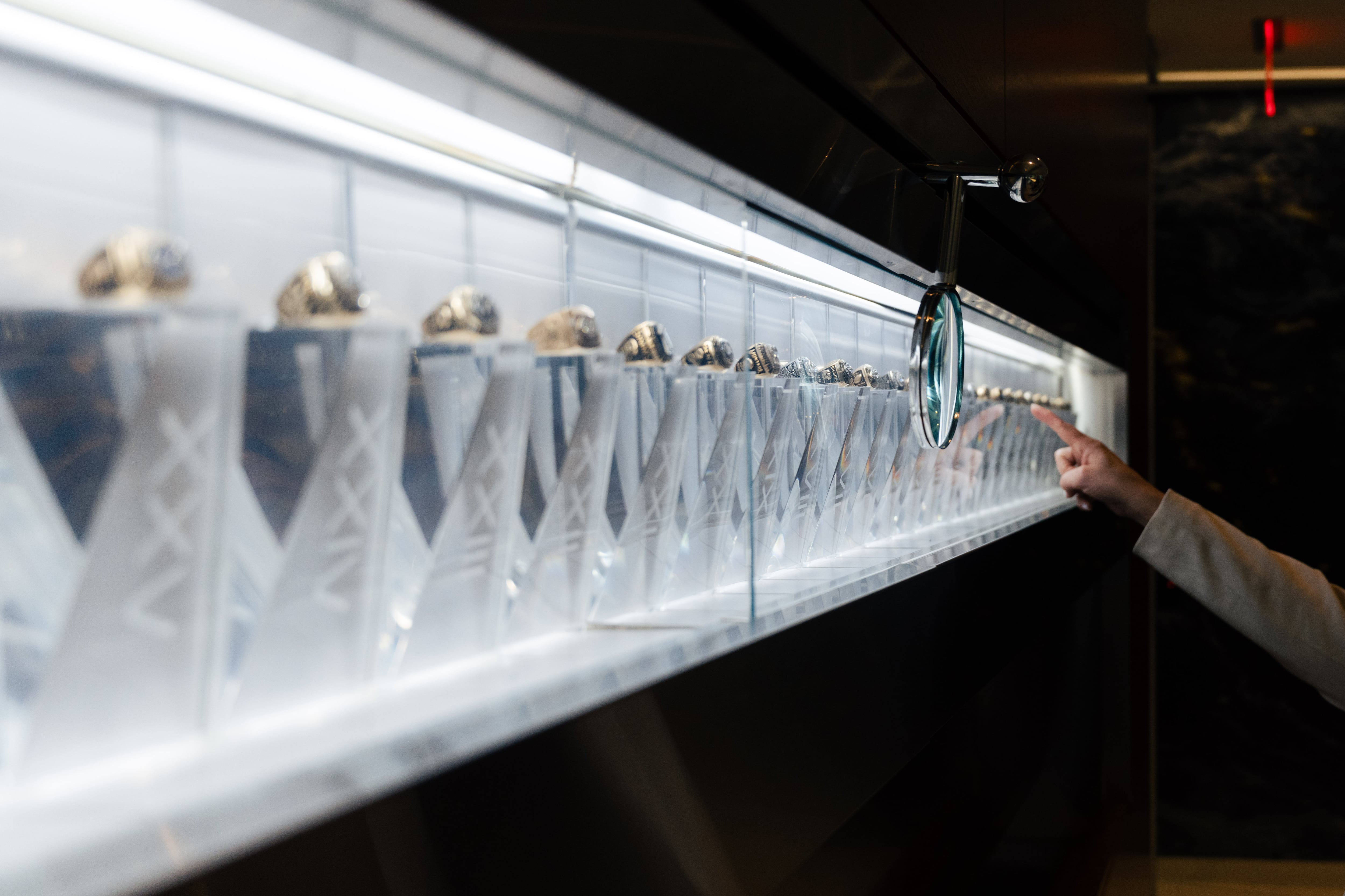 Colección de anillos de la Super Bowl en las oficinas de la NFL, el 6 de enero.