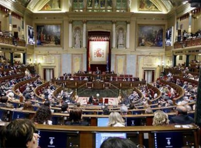 Vista general del hemiciclo del Congreso durante la intervención de José Luis Rodríguez Zapatero en el debate sobre su investidura como presidente del Gobierno.