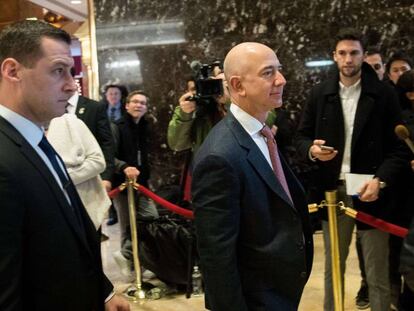 Jeff Bezos, consejero delegado de Amazon, a su llegada a la reunión