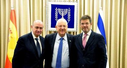 Fern&aacute;ndez D&iacute;az y Catal&aacute;, con el presidente israel&iacute;, Reuven Rivlin.