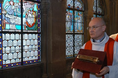 Un supuesto fragmento de la cruz de Jes&uacute;s, en Notre Dame, en Par&iacute;s.