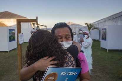 A variante brasileira do coronavírus multiplica o risco de necessitar de internação por 2,6 e 2,2 de entrada em Unidade de Terapia Intensiva (UTI).