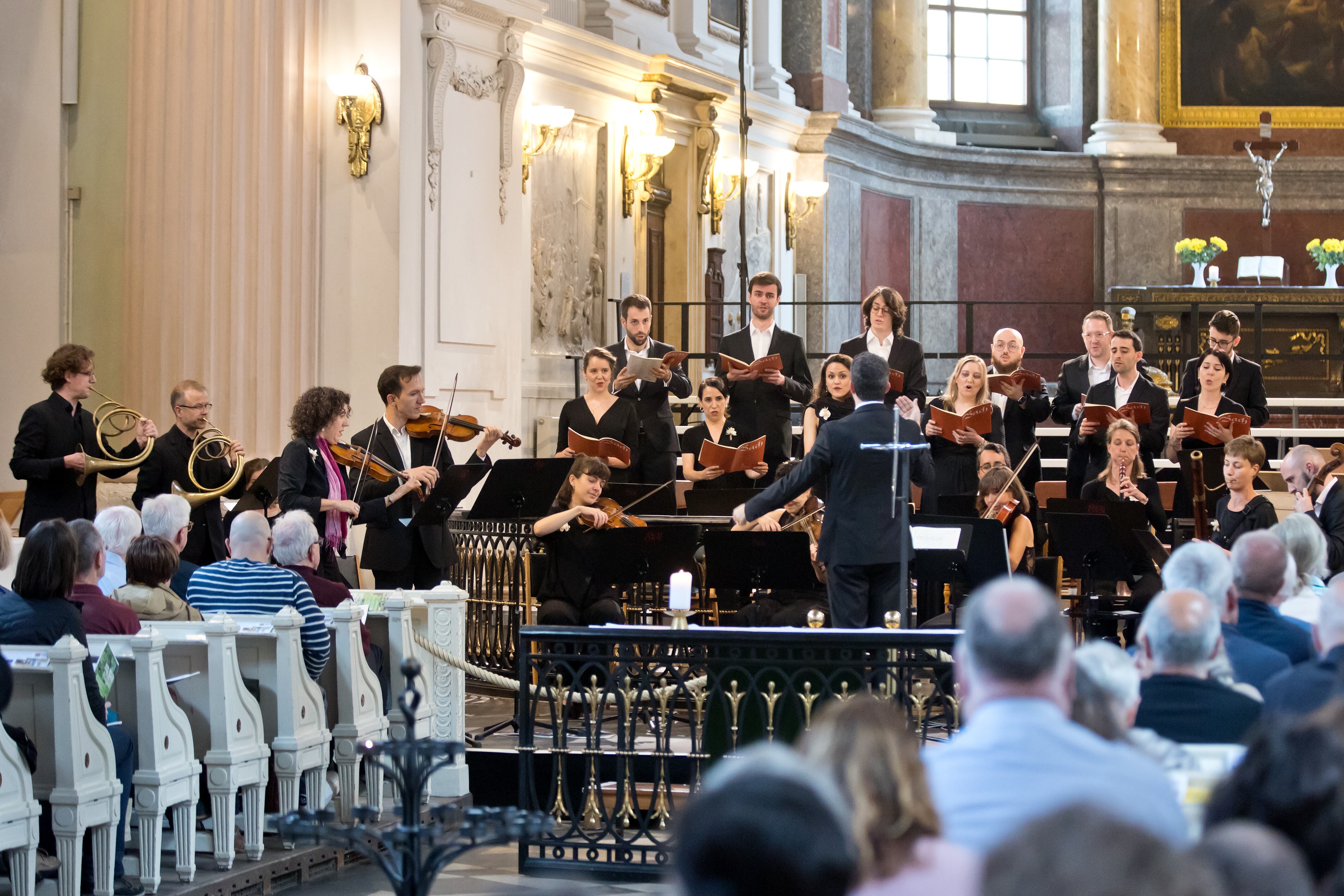 El Bach Collegium Barcelona interpreta la cantata ‘Wie schön leuchtet der Morgenstern’ de Bach en la Nikolaikirche de Leipzig, el pasado jueves.