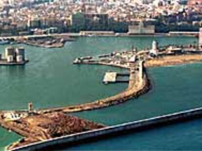 Vista aérea del dique de levante del Puerto de Málaga, inaugurado ayer.
