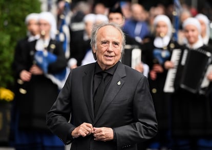   Joan Manuel Serrat, Princess of Asturias Award for the Arts, upon arrival at the theater.