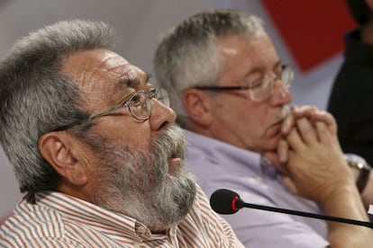 Los secretarios generales de UGT, Cándido Méndez, y de CC OO, Ignacio Fernández Toxo.