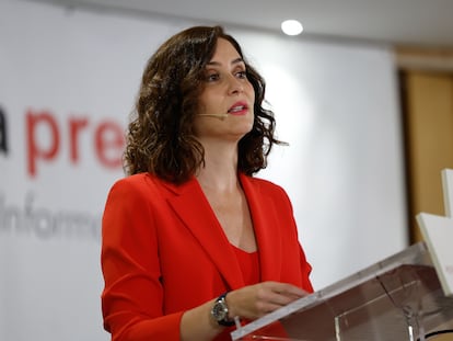 La presidenta madrileña y candidata del PP a la reelección, Isabel Díaz Ayuso, durante un desayuno informativo, el jueves en Madrid.