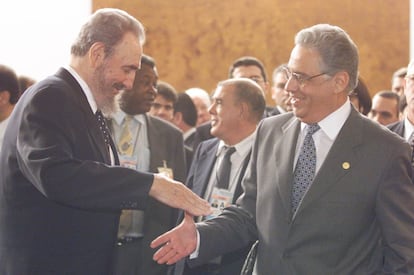 Fidel e o presidente Fernando Henrique Cardoso, durante Cúpula América Latina, Caribe e União Europa, em 28 de junho de 1999, que aconteceu no Rio de Janeiro.