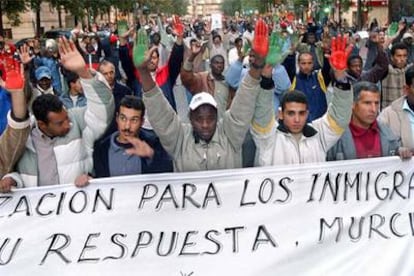 Manifestación de inmigrantes en Murcia, el pasado sábado, en demanda de su regularización.