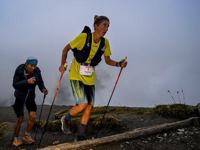 Courtney Dauwalter durante la carrera en el Mont Blanc.