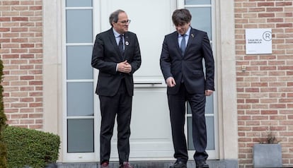 Quim Torra, (esq.) i Carles Puigdemont, a Waterloo, el passat mes de gener.