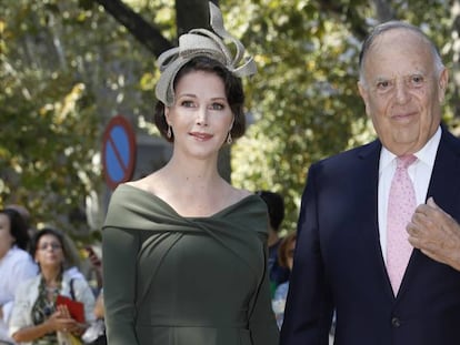Carlos Falcó y Esther Doña, a su llegada a la boda.