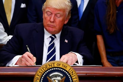 Trump firma una iniciativa sobre aprendizaje y empleo este jueves en Washington.