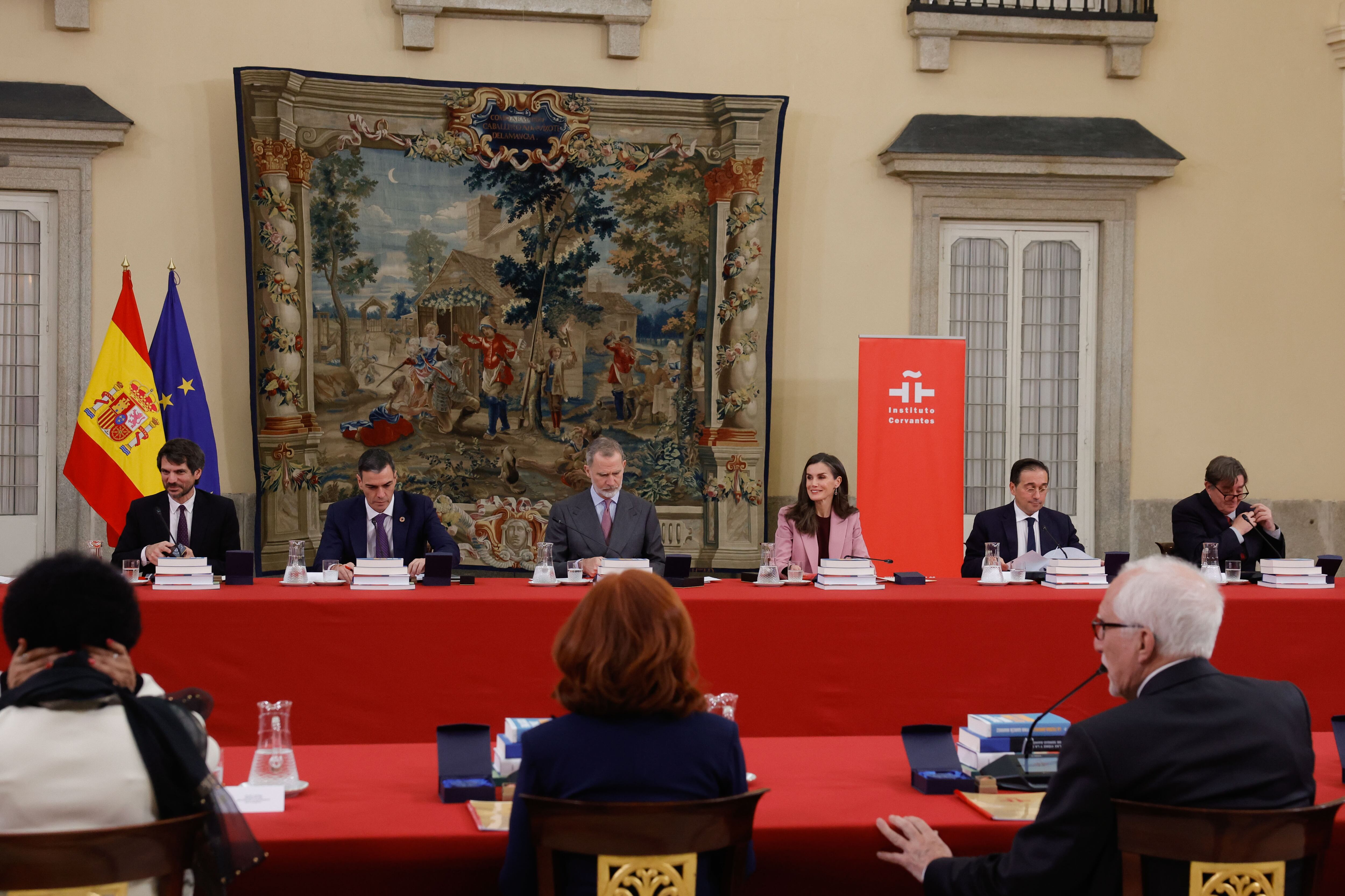 El director del Instituto Cervantes lamenta la “prepotencia” con la que Trump ha tratado a los hispanoparlantes