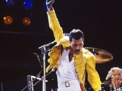 Hoy se cumplen 25 años sin el líder de Queen. En esta grabación de un concierto de Wembley están resumidos sus poderes