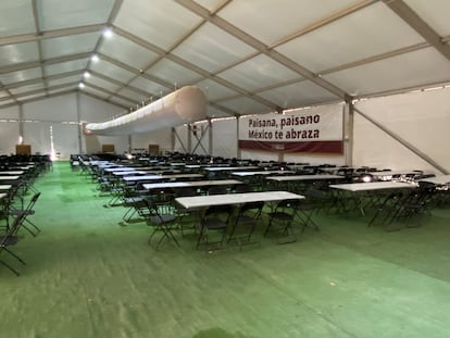 El comedor vacío del campamento, en mayo de 2025.