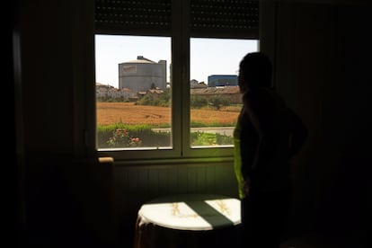 Vista de la planta de Azucarera desde la ventana de Fernando Lagarejo e Isabel Ortega, en La Bañeza (León).
