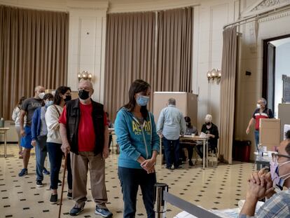 Votantes argentinos durante las elecciones en 2021, en Buenos Aires.