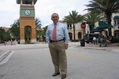 Fabio Andrade, colombiano de éxito en Weston, Florida. 

La suya es una de las historias representativas del esplendor que vive aquí la comunidad latinoamericana, que ha emigrado para huir de la incertidumbre en sus países.