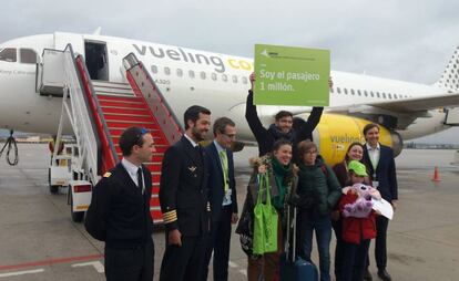 El aeropuerto de Granada recibió hoy su pasajero un millón.