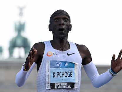 Kipchoge, en el maratón de Berlín, donde batió el récord del mundo en septiembre pasado.