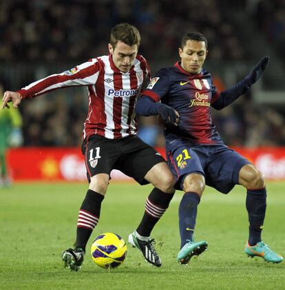 Adriano lucha con Ibai Gómez