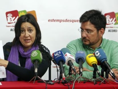 La diputada provincial de Esquerra Unida, Rosa P&eacute;rez Garijo, y el candidato a la presidencia de la Generalitat, Ignacio Blanco.