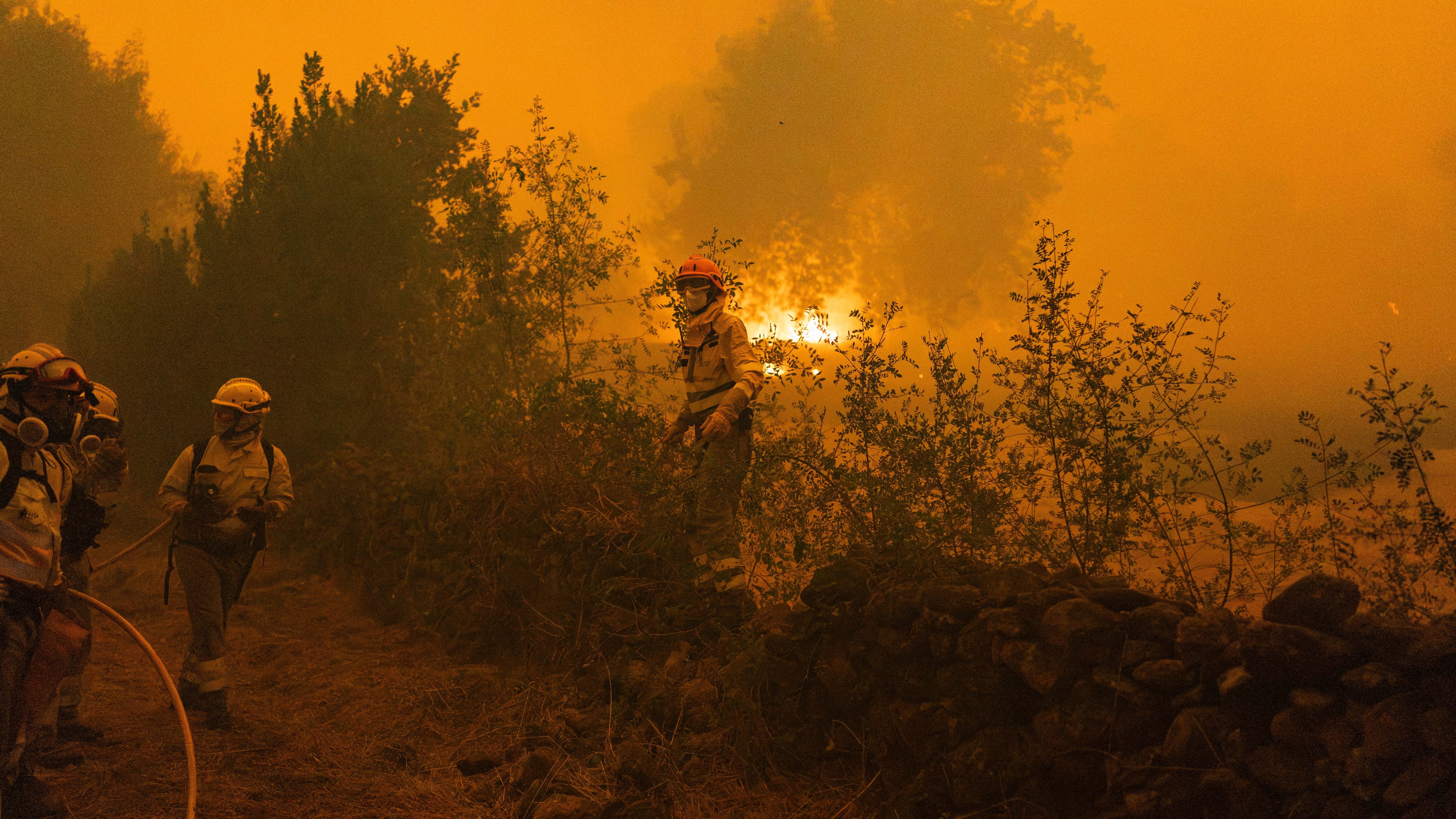 Protegiendo a Casavieja del diablo de fuego
