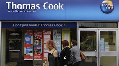 Sucursal de la agencia de viajes Thomas Cook en Borehamwood, al norte de Londres.