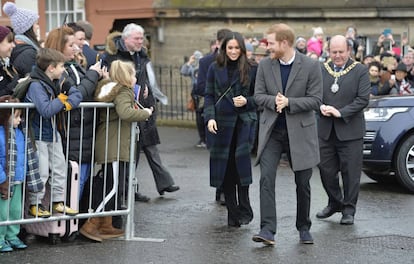 Enrique de Inglaterra y Meghan Markle en Edimburgo en febrero.