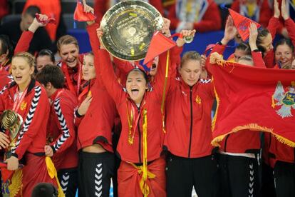La selección de Montenegro celebra el título europeo