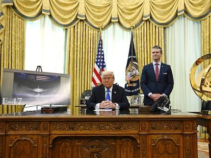 Donald Trump y Pete Hegseth