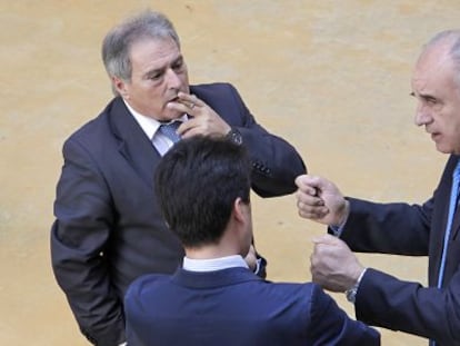 Alfonso Rus y Rafael Blasco en un receso del debate.