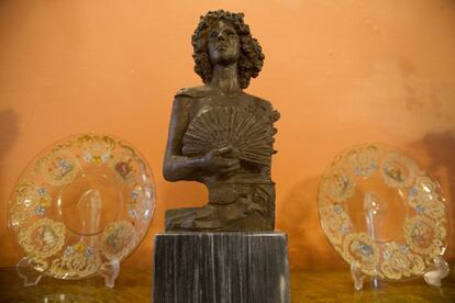 La presencia de Cayetana de Alba está en todos los rincones de Las Dueñas en fotografías y esculturas.