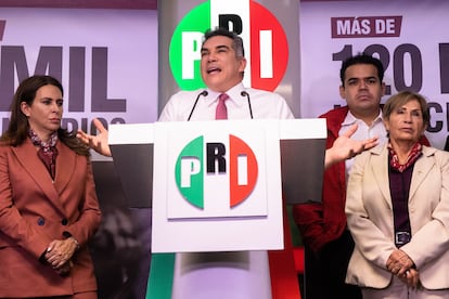 Alejandro Moreno Cárdenas, dirigente nacional del PRI, durante una conferencia de prensa en junio de este año.