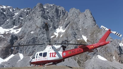 Imagen de archivo del helicóptero del 112 del Gobierno de Cantabria.