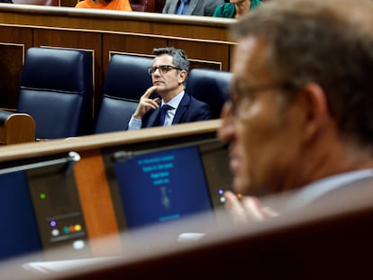 Alberto Núñez Feijóo y Félix Bolaños, el pasado 19 de septiembre en el Congreso.