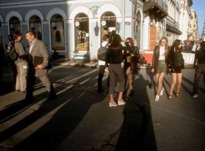 Jóvenes en la Nevsky Prospect (la mítica Perspectiva Nevsky de San Petersburgo). Cerca de aquí se encuentra Vanity, una conocida tienda multimarca de moda.