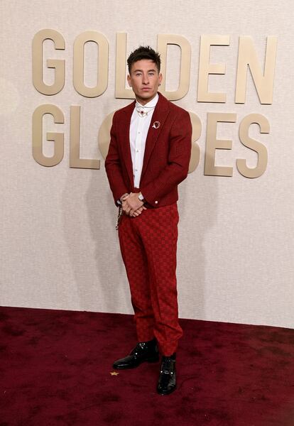 Barry Keoghan, con traje estampado de Louis Vuitton. Estaba nominado a mejor actor en drama por 'Saltburn'.