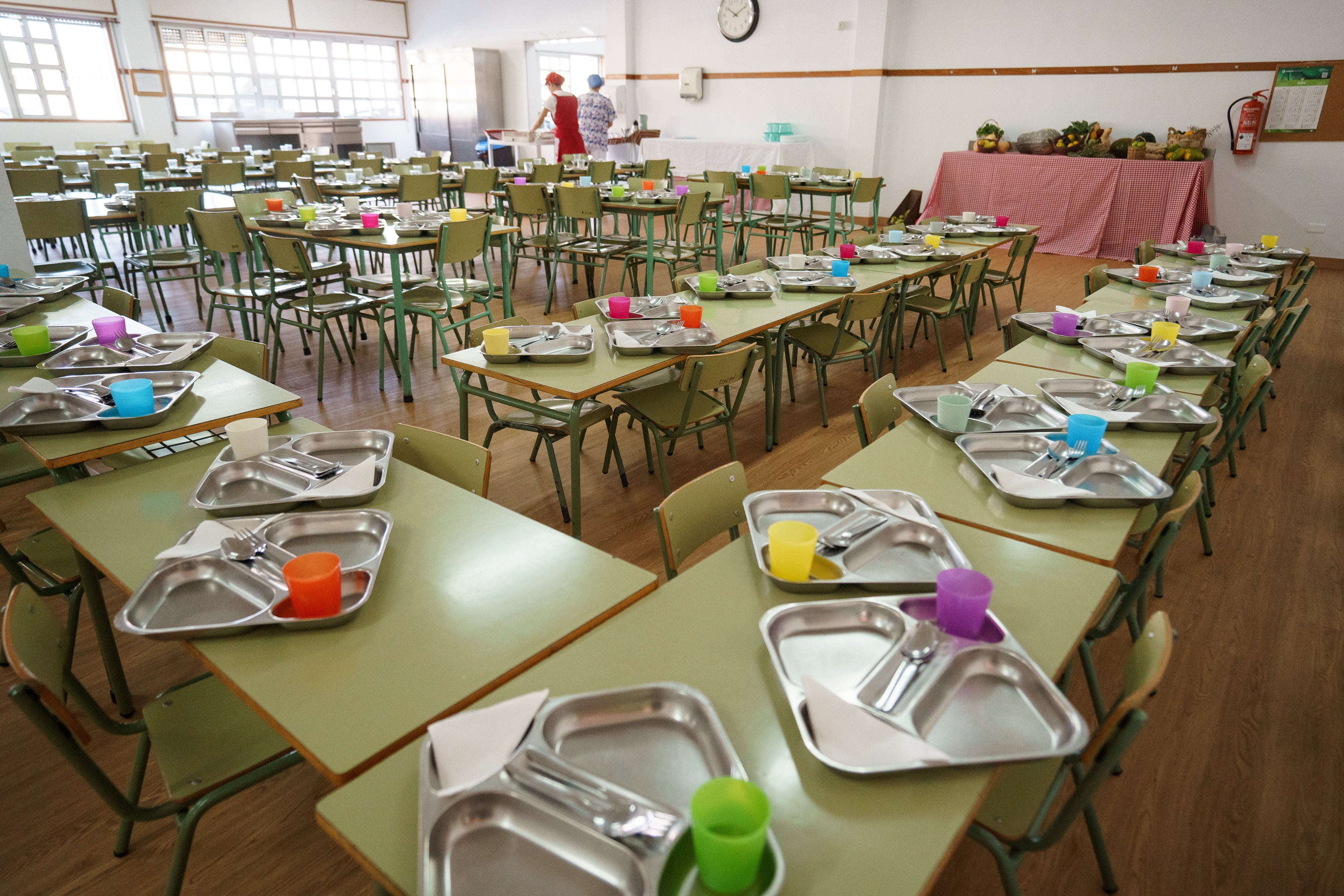 El Gobierno lleva su plan de alimentación saludable a las escuelas infantiles: fruta diaria y más pescado también para menores de tres años