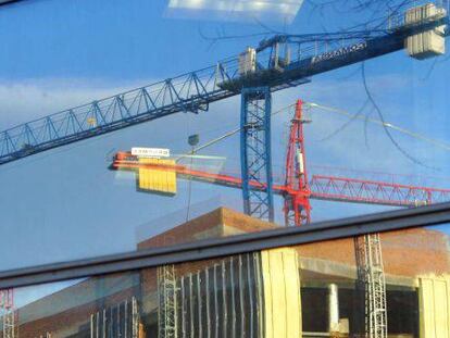 Construction cranes used to be a part of the Spanish landscape before the crisis.