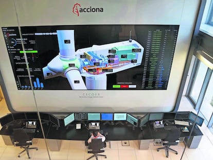 Imagen del Centro de Control de Energías Renovables 
 de Acciona en Navarra.