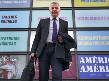 El diputado socialista Juan Soto, este miércoles frente al IVAM.