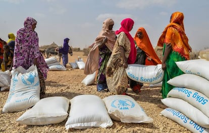 Distribución de ayuda alimentaria en Gode wereda Dolo Baad (región de Somali, Etiopía).