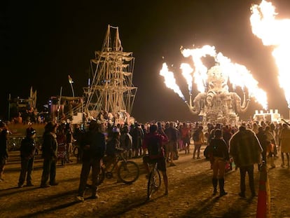 O Polvo Mecânico, uma das esculturas móveis mais populares do Burning Man.