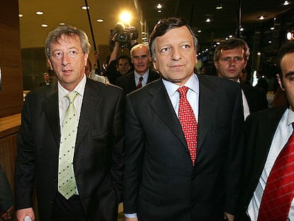 Jean-Claude Juncker (izquierda) y José Manuel Durão Barroso llegan a la Comisión Europea.