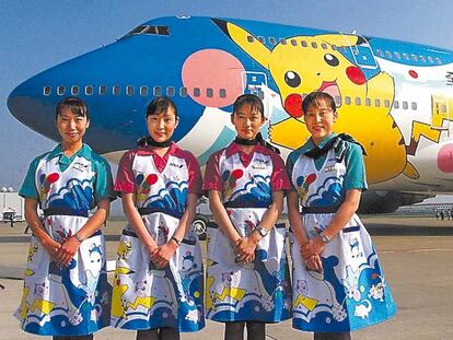 <b>Un avión de All Nippon Airways pintado con un enorme Pikachu, el personaje de <i>Pokémon.</i></b>
<b>Las mascotas en Japón ejercen de tales con disciplina. Aquí, una peluquería canina de Tokio. </b>
b>En la <i>web</i> <i>I can has cheezburger</i> añaden frases absurdas a fotos de gatitos.</b>