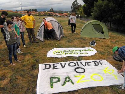 Indignados acampados en el Pazo de Meirás