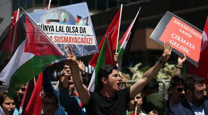 Protesta frente al consulado de Israel en Estambul. 